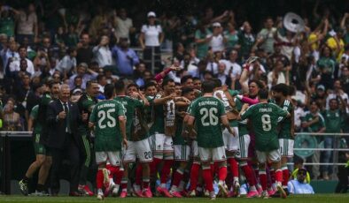 Futbol tarihinde uzun yılların ardından bir ilk! Maç oynanırken reklam arası verildi