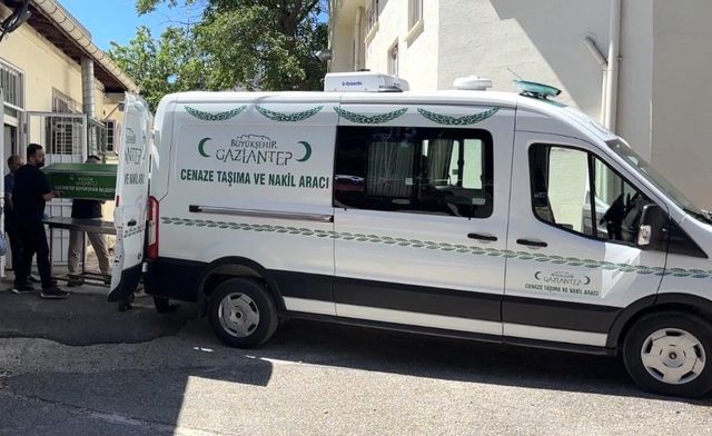 Gaziantep’te kavşakta mendil satarken bıçaklanan şahıs hayatını kaybetti