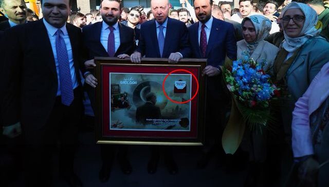 Gençlerden Erdoğan’a Babalar Günü sürprizi! Tablodaki not duygulandırdı