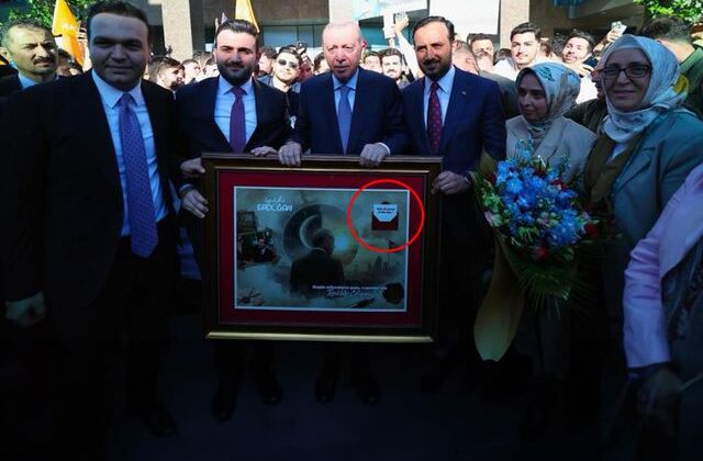 Gençlerden Erdoğan’a Babalar Günü sürprizi! Tablodaki not duygulandırdı