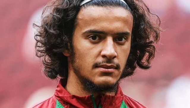 Herkes bu çocuğu konuşuyor! Futbolculuğunun yanı sıra fizik ve matematik profesörüymüş