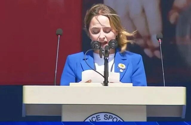 Herkes ismini aratıyor! Kürsüye çıkıp Aziz Yıldırım’a ağzına geleni saydı