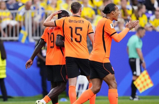 Hollanda, İsveç’i ezip geçti