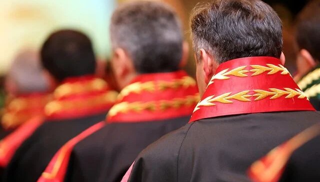 4 bin 967 hakim ve savcının görev yeri değiştirildi