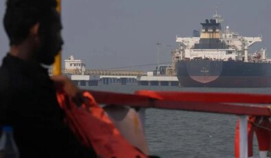 Tarihi mutabakat sonrası bir ilk: Hürmüz Boğazı yakınlarında bir gemi saldırıya uğradı
