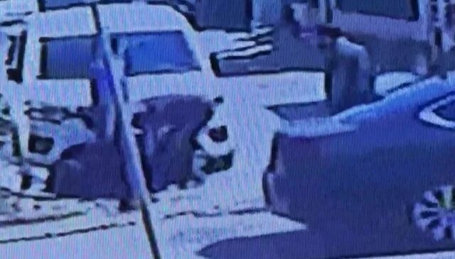 Adapazarı’nda sokakta vurduğu husumetlisine kemeriyle turnike yaptı; O anlar kamerada