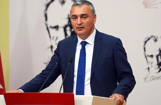 İhraçları açıklayan CHP Sözcüsü Müslim Sarı: Özgür Özel ile ilgili değerlendirme daha sonra yapılacak