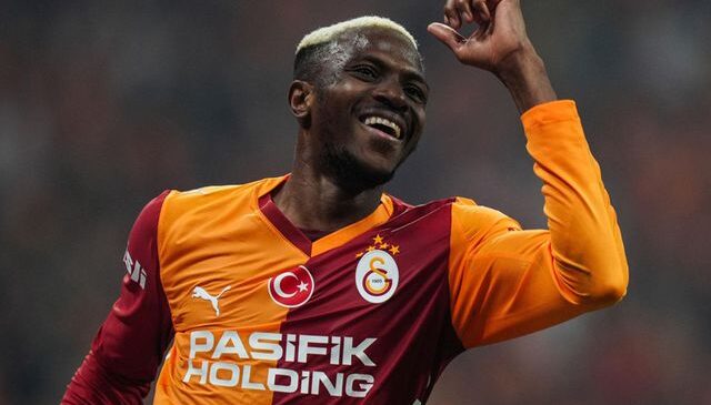 İngiliz devleri, Osimhen transferinde geri adım attı
