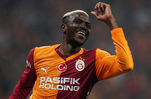 İngiliz devleri, Osimhen transferinde geri adım attı