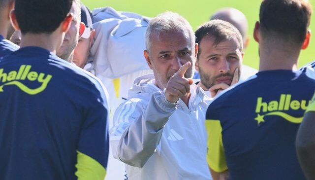 İsmail Kartal “Bu sezon bizimle olacaklar” deyip 2 futbolcunun adını verdi