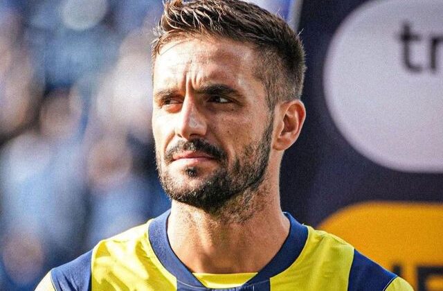 İsmail Kartal telefonla aradı! Fenerbahçe’de şimdi de Dusan Tadic sürprizi