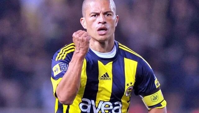 İsmail Kartal’ın açıklandığını gören Alex hemen telefona sarıldı
