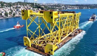 İstanbul Boğazı’nda nefes kesen anlar