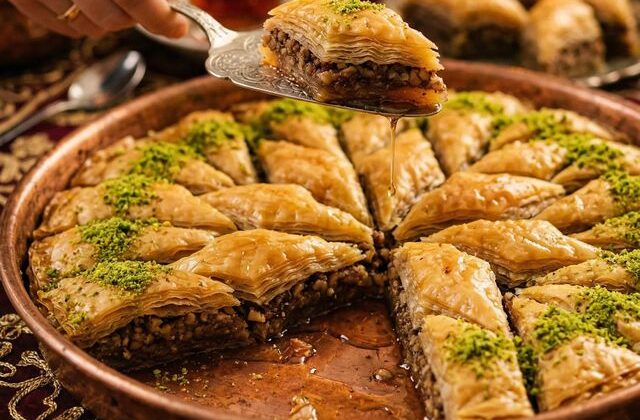 İstanbul Havalimanı’nda dilimi 8 Euro’dan satılan baklava yolcuları şoke etti
