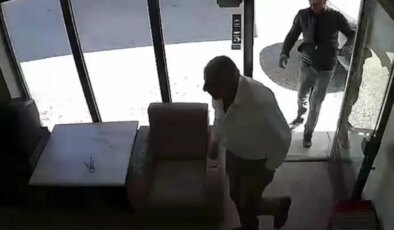 İsteği reddedilince dükkanı basıp komşularına dehşeti yaşattı