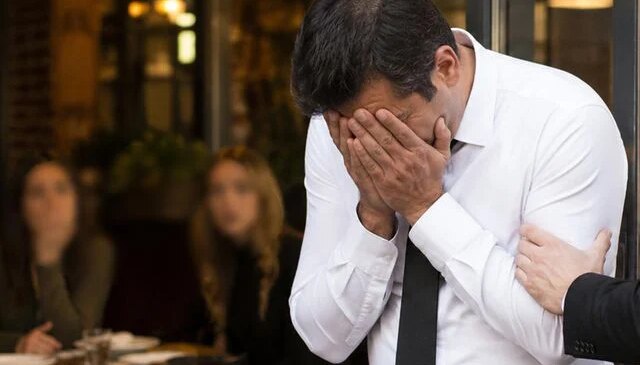 Kadın müşterilere “Canım, balım, bekar mısın?” dedi, tazminatsız kovuldu