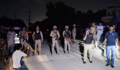 Pakistan’da askeri karargaha silahlı saldırı: 3 ölü