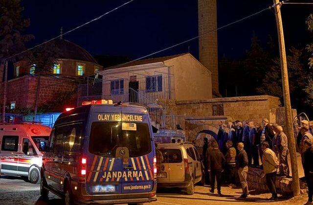 Camide 2 kişiyi bıçakla öldüren saldırganın asıl hedefi imammış