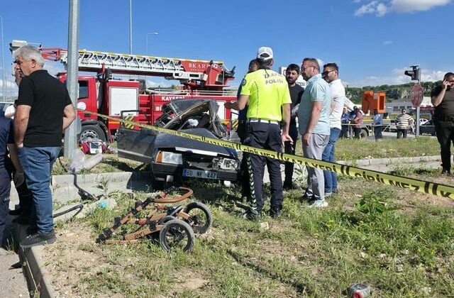 Kayseri’de iki otomobilin çarpıştığı kazada 3 kişi öldü, 5 kişi yaralandı