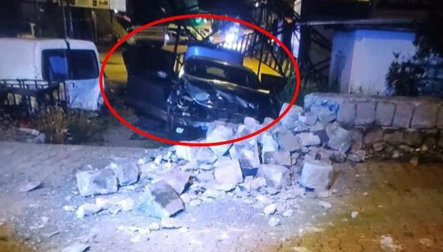 Seyir halindeki otomobile açılan ateşte başından vurulan kadın hayatını kaybetti