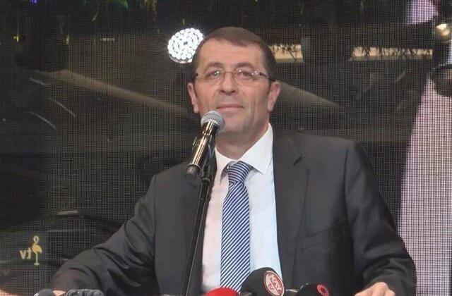 Kayseri Vali Yardımcısı Şenol Esmer kalp krizi sonucu hayatını kaybetti
