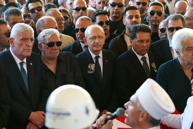 CHP, Kılıçdaroğlu'nun cenazede yuhalandığı görüntüleri yalanladı