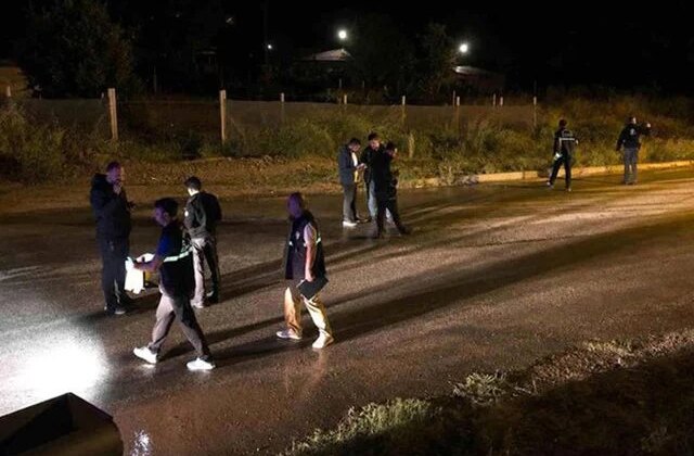 Bıçaklı kavgada kan aktı: 2 arkadaş ağır yaralandı