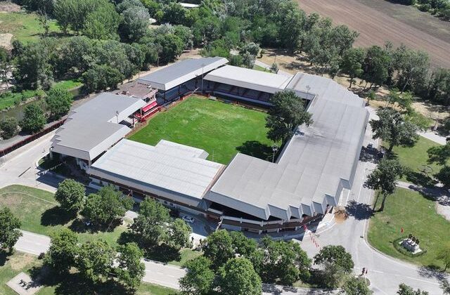 Kırpınar’a tam 2 ton zeytinyağı getirildi