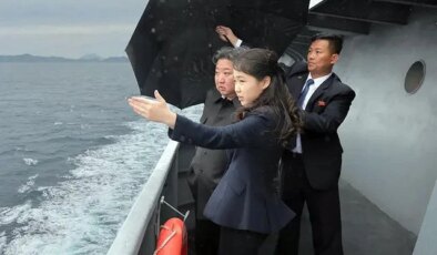 Kızını da yanına alan Kim Jong Un’dan dünyaya 10 bin tonluk gözdağı