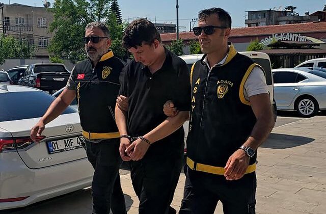 Sahte kimlikle kaçtı ama gerçek kolunda kazılıydı! Hapsi boyladı