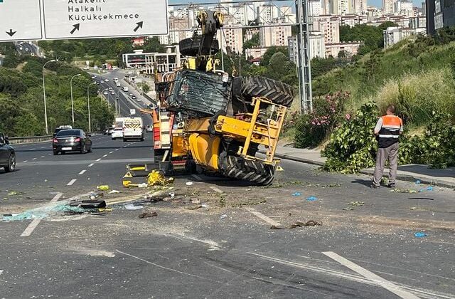 Küçükçekmece’de çekiciyle taşıdığı iş makinesinin altında kalan sürücü öldü