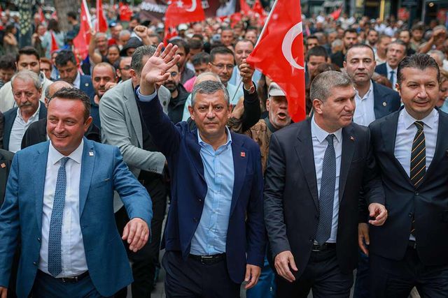 Kulisler yangın yeri! İşte Özgür Özel’in kuracağı yeni partinin adı