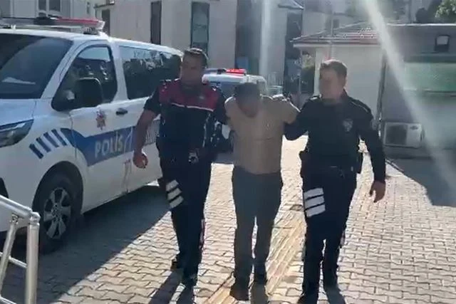 İnterpol’ün aradığı firari, sahte kimlikle  Kütahya’da yakalandı