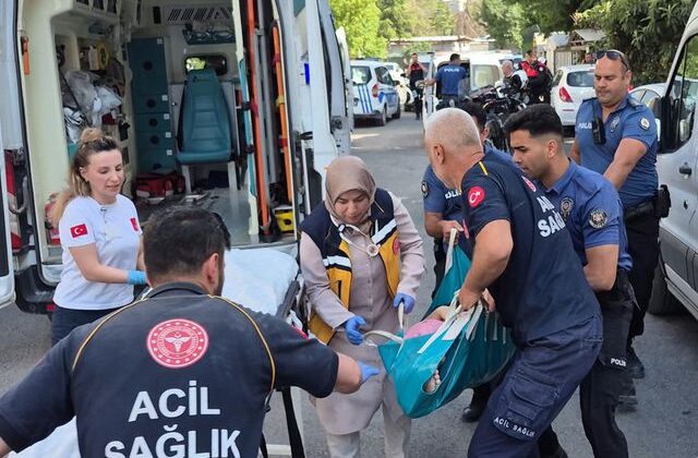 Bir kızını öldürdü, eşi ve diğer kızını ağır yaraladı