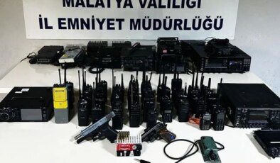 Malatya’da emniyetin frekanslarını dinledikleri iddia edilen 6 kişi yakalandı