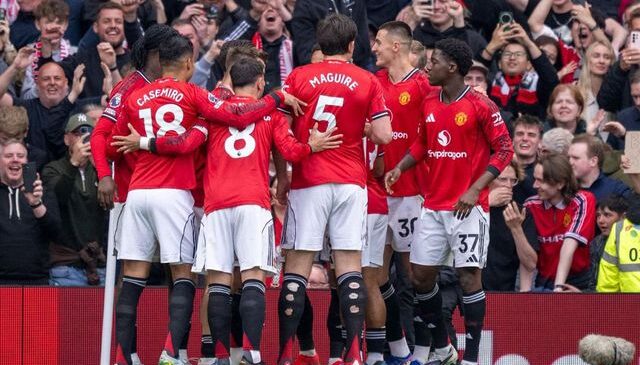 Manchester United’da 3 ayrılık birden