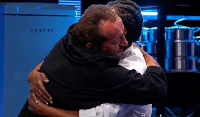 MasterChef’te büyük sürpriz! Mehmet Şef boynuna sarıldı
