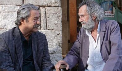 Menderes Samancılar’dan 50 yıllık dostu Kadir İnanır’a duygusal veda: Sanki vurulmuşuz bir tarafımız tutmuyor gibi