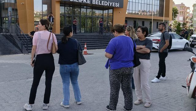 Mersin’de Silifke Belediyesi’ne operasyon! Belediye başkanı dahil çok sayıda gözaltı var