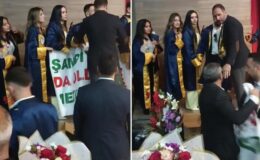 Mezuniyet töreninde kriz çıkartan pankart! Zorla ellerinden aldılar