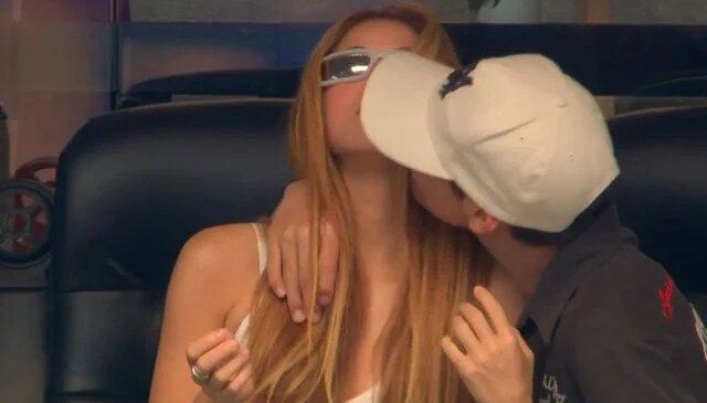 Milan, annesi Shakira’yı maç esnasında öpücüklere boğdu