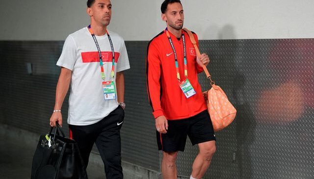 Milli futbolcuların moral bozukluğu suratlarına yansıdı