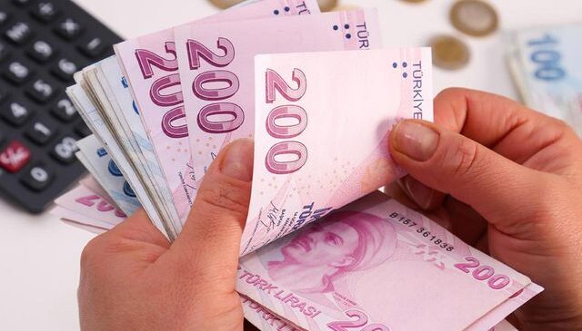 Milyonlar merakla bekliyor! İşte en düşük emekli aylığı için dillendirilen rakam
