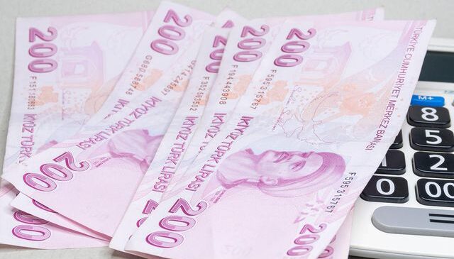 Motorinin ardından benzine de indirim göründü