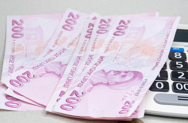 Motorinin ardından benzine de indirim göründü
