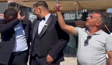 Muhtar, düğünde havaya ateş açmak isterken davetliyi yaraladı