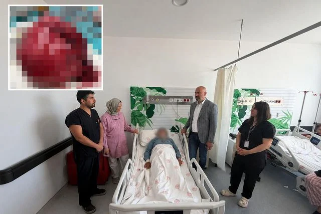 nigde de 7 kilogramlik dev tumor ameliyatla cikarildi 19911632 9517 o