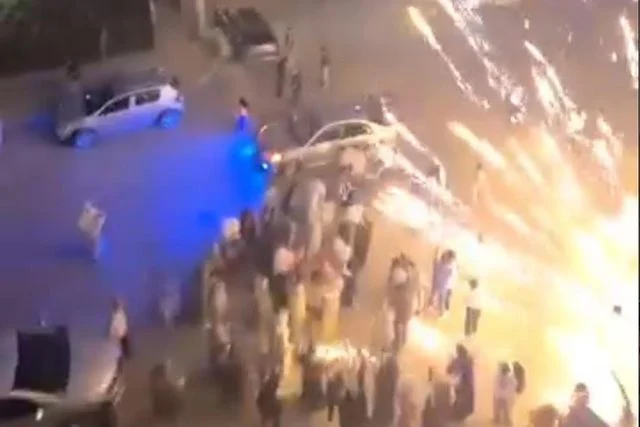 Nişanda havai fişek davetlilerin üzerine patladı! Herkes can havliyle kaçıştı