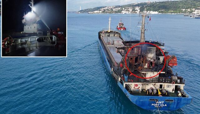 Ukrayna’da dron saldırısına uğrayan Türk gemisi, İstanbul Boğazı’ndan geçti