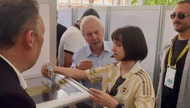 Oy vermeye giden Aziz Yıldırım sitem etti: Rezalet ya